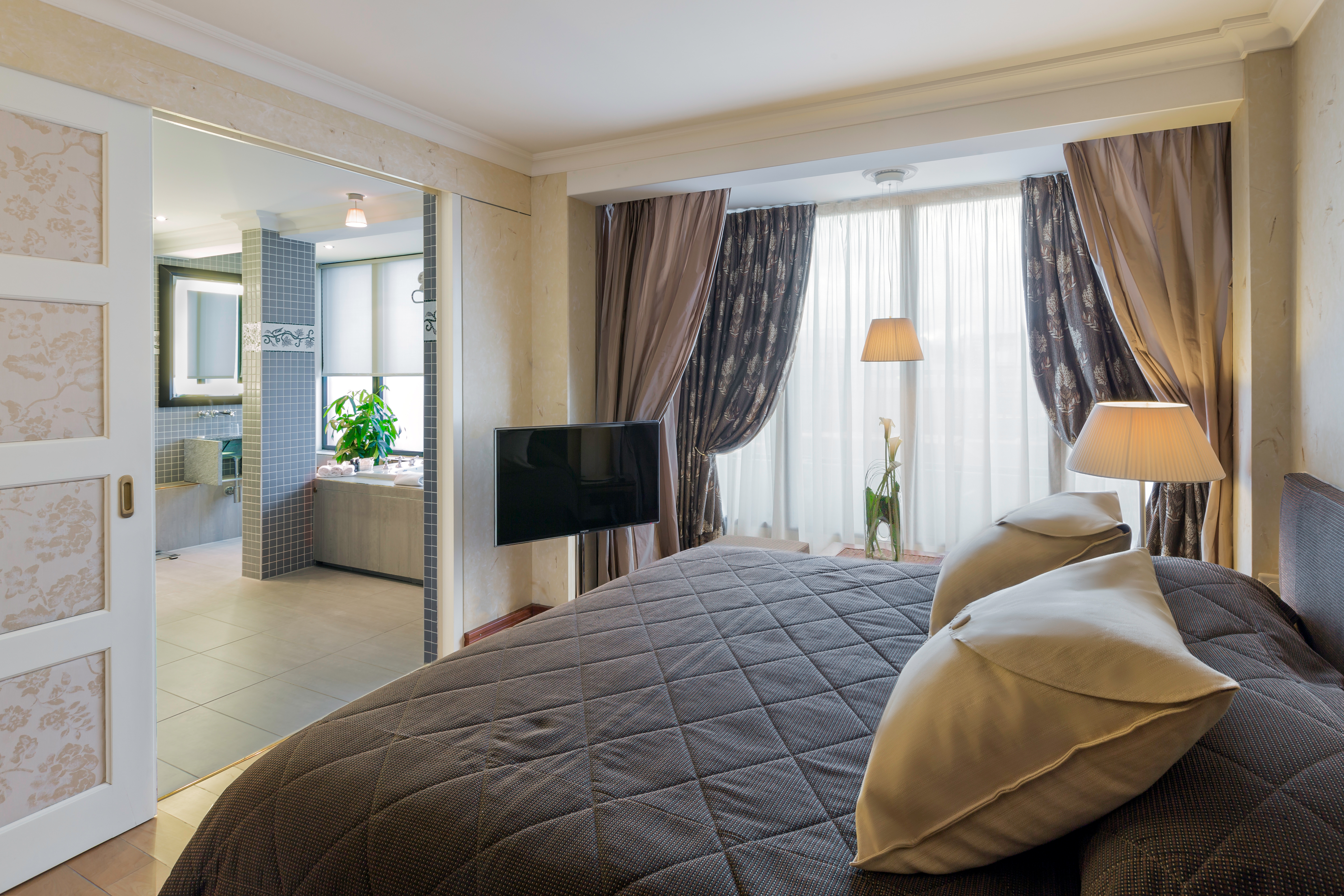 Ambassador, Suite, Terrace