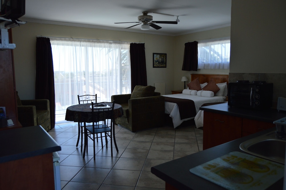 Aqua Marine Guest House 40/67