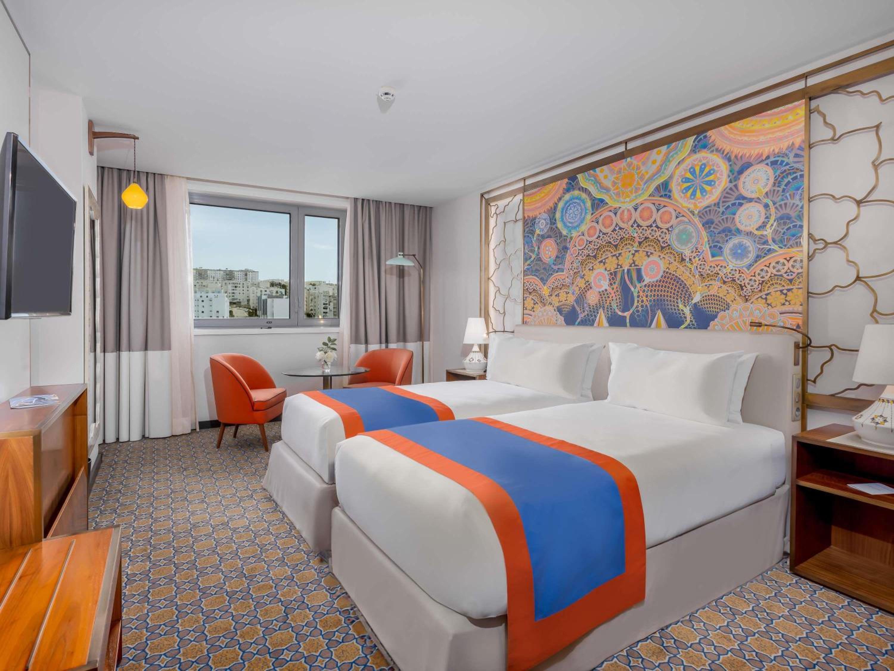 CLASSIC, TWIN BEDS, CITY SIDE