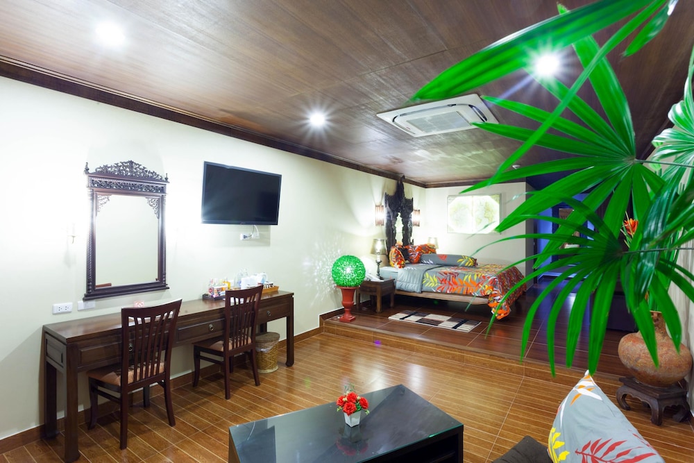 Tropica Bungalow Hotel 51/69