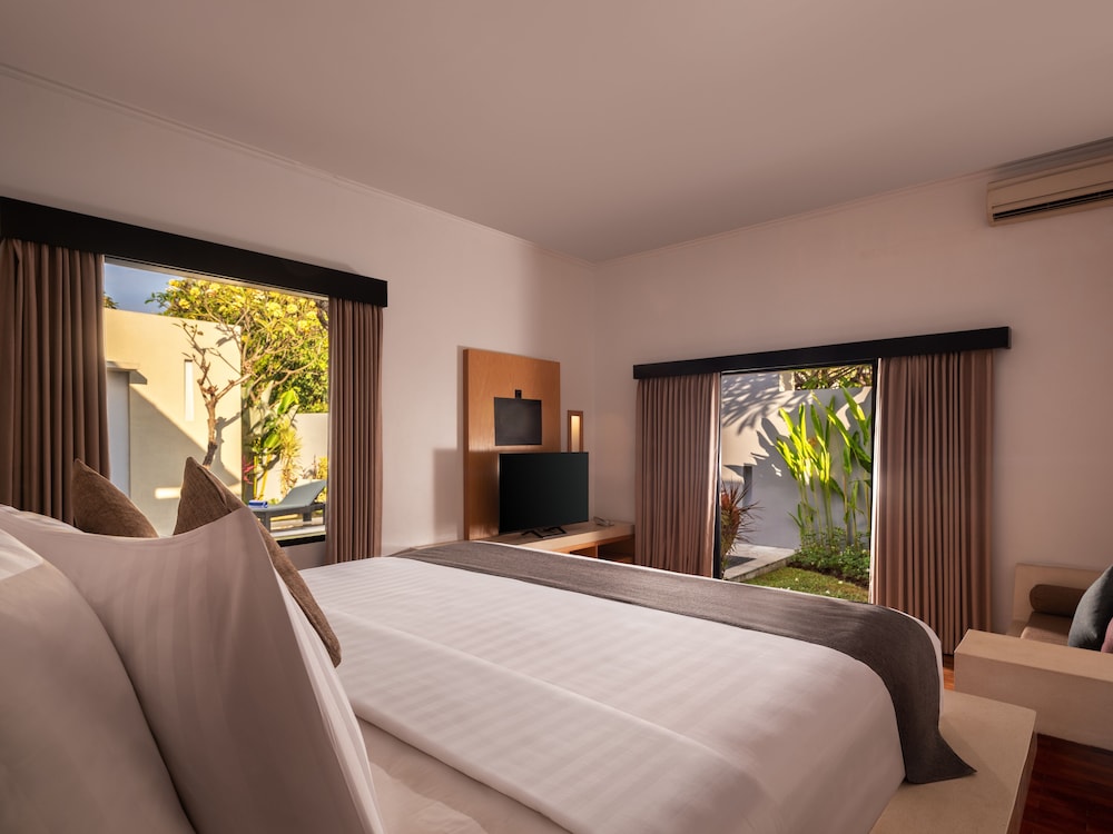 The Seminyak Suite - Private Villa 13/62