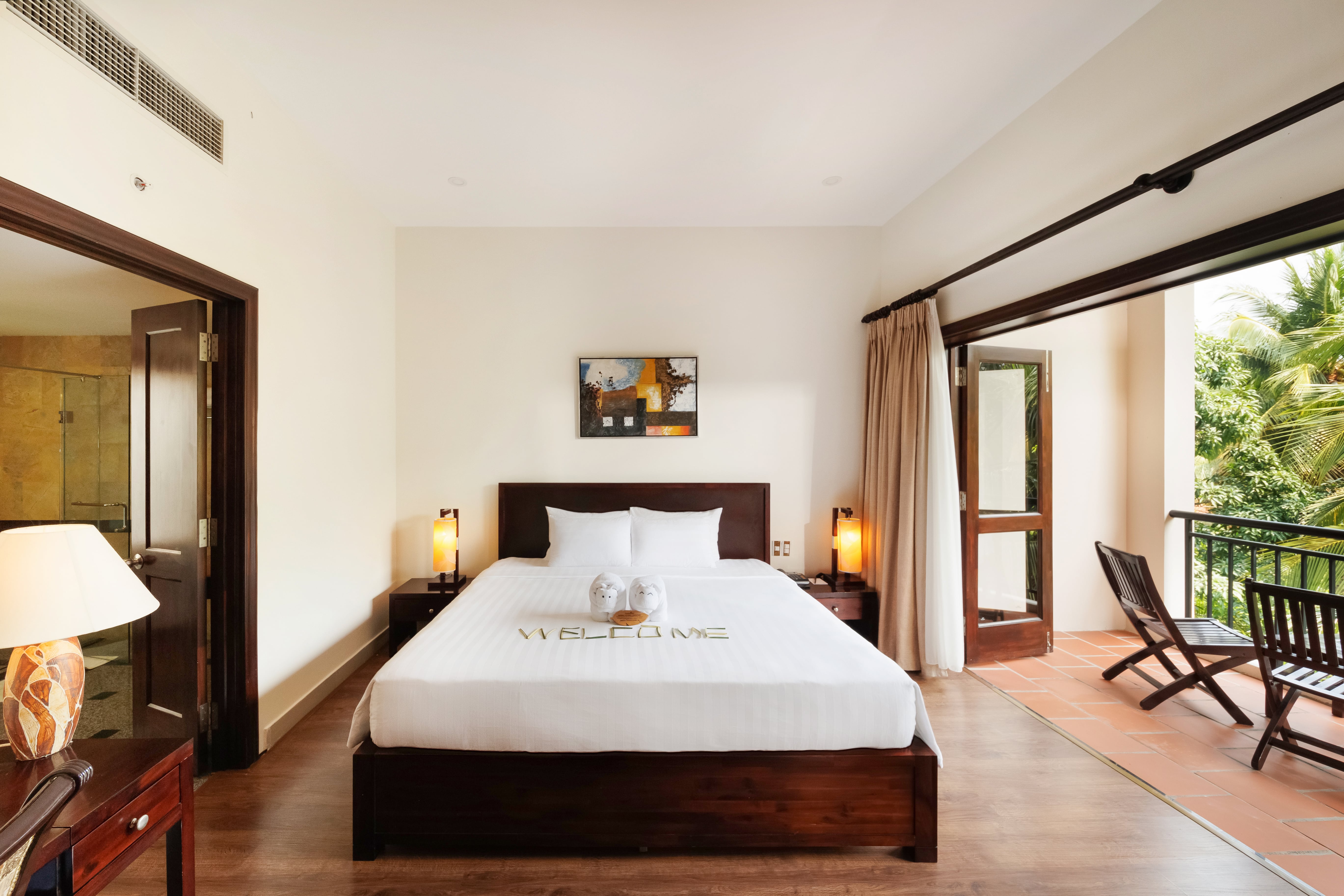 Executive, Suite