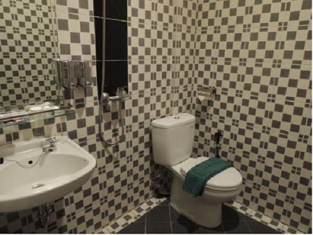 Twins Hotel Manggadua 23/65