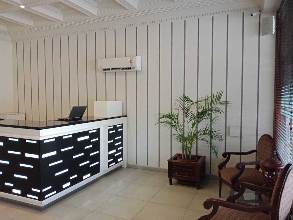 Avari Xpress Faisalabad 10/60