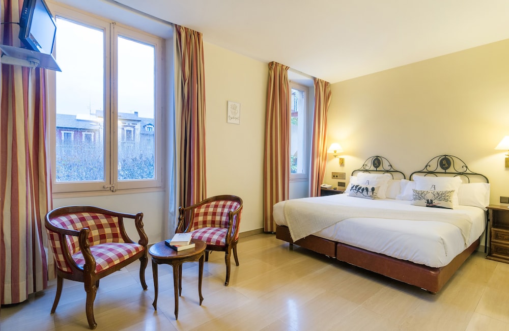 Minotel Andria 8/33