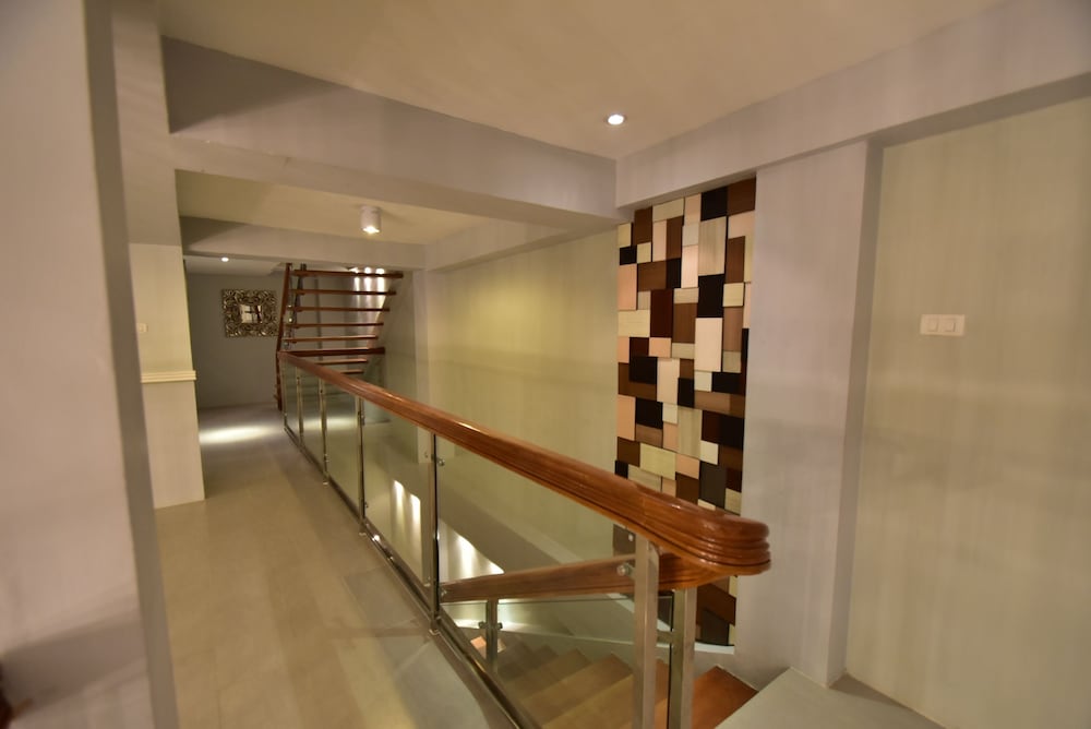 Almont City Hotel 48/49