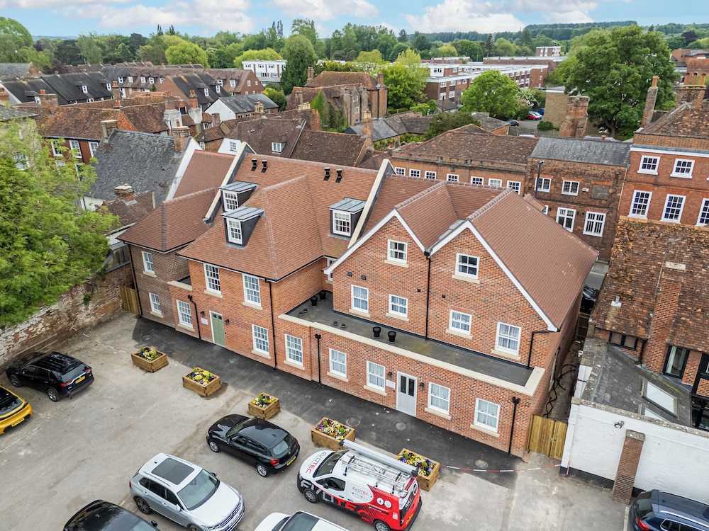 Mercure Salisbury White Hart Hotel 64/71