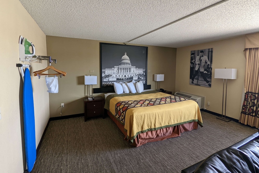 Super 8 By Wyndham Wichita North 12/39