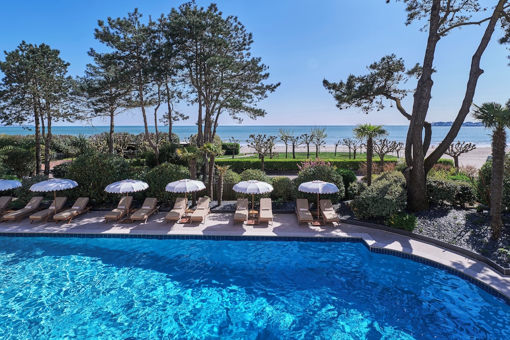 swimming pool spa