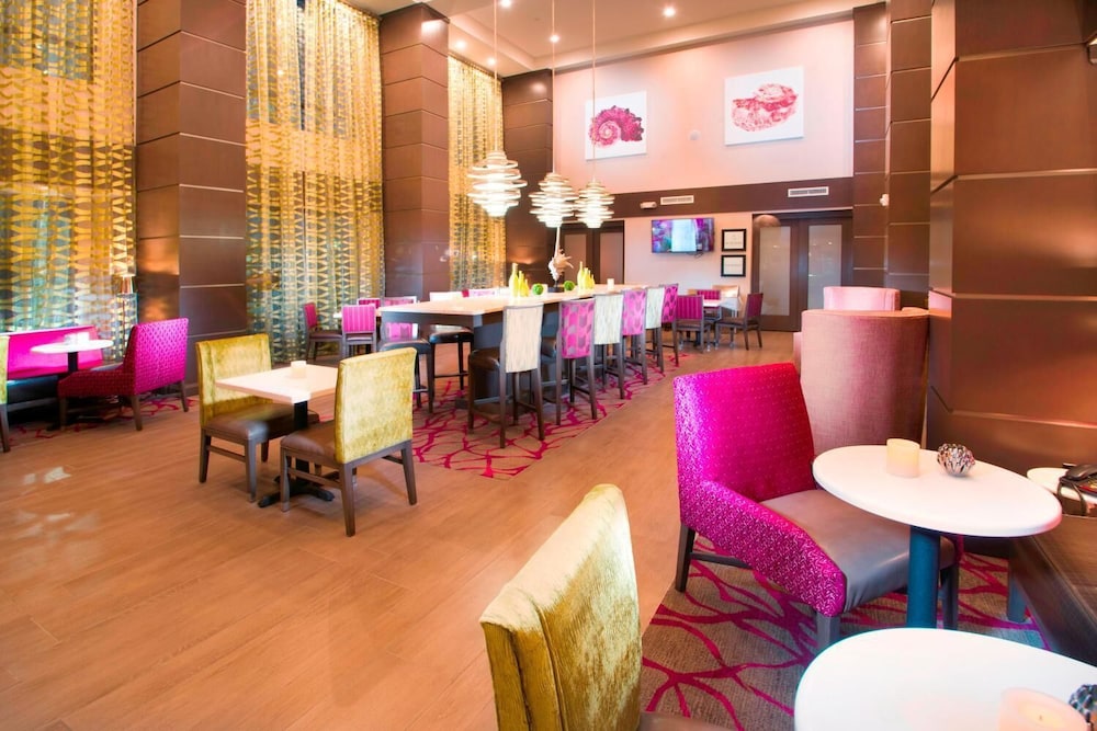 Hampton Inn Suites La Porte 21/25