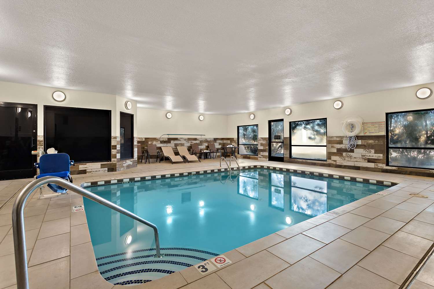 swimming pool spa