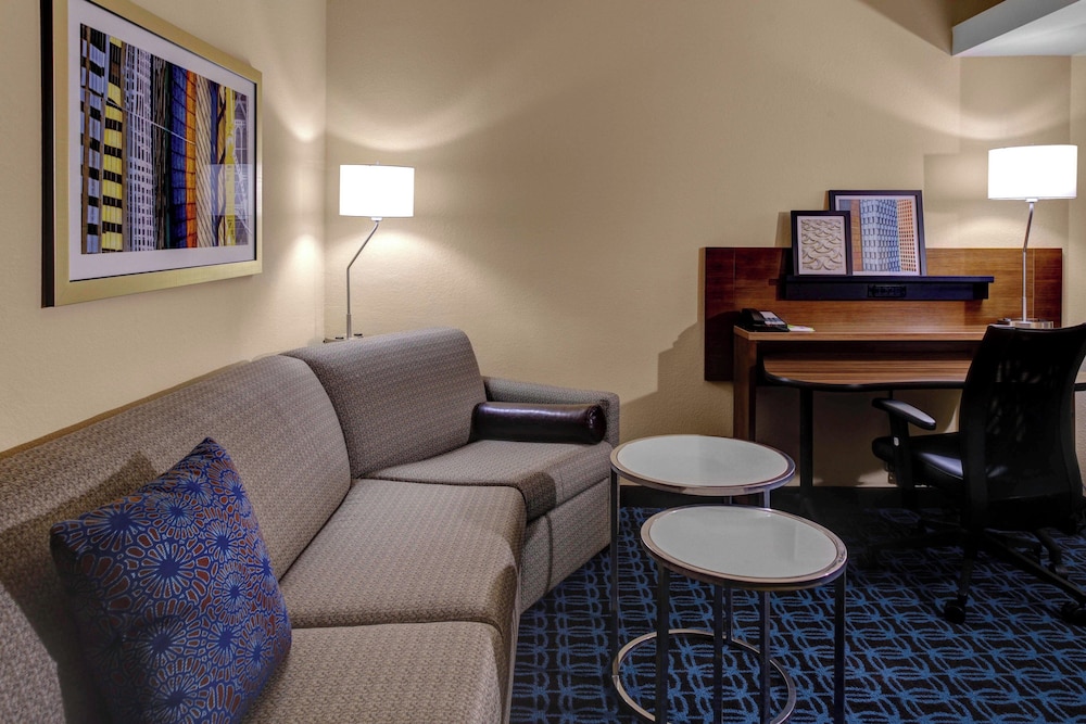Suite, King Bed, Sofa