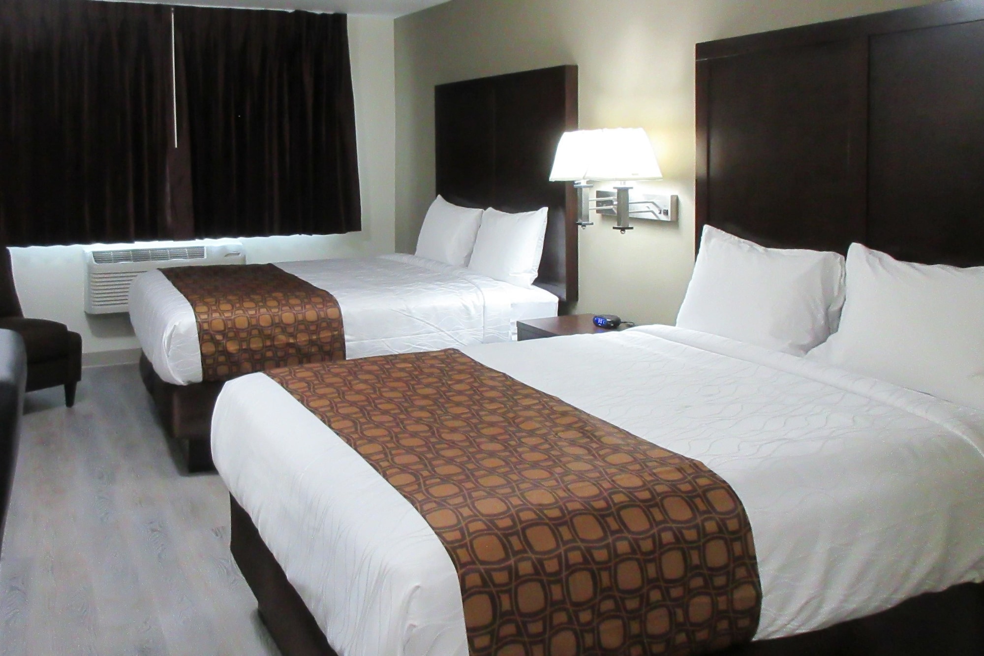 غرفة قياسية بسريرين كوين، Econo Lodge Umatilla Columbia River Area 4/6