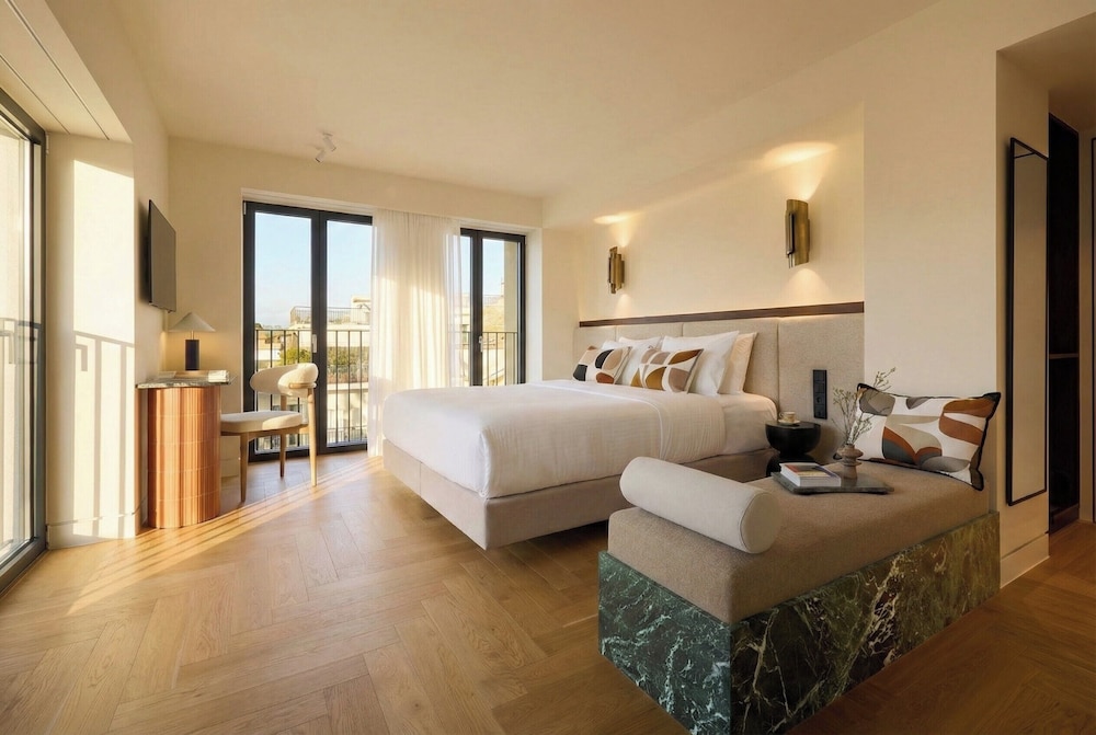 Elegant, Double Bed, City View