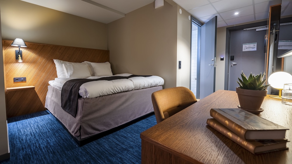 Home Hotel Fregatten 13/50