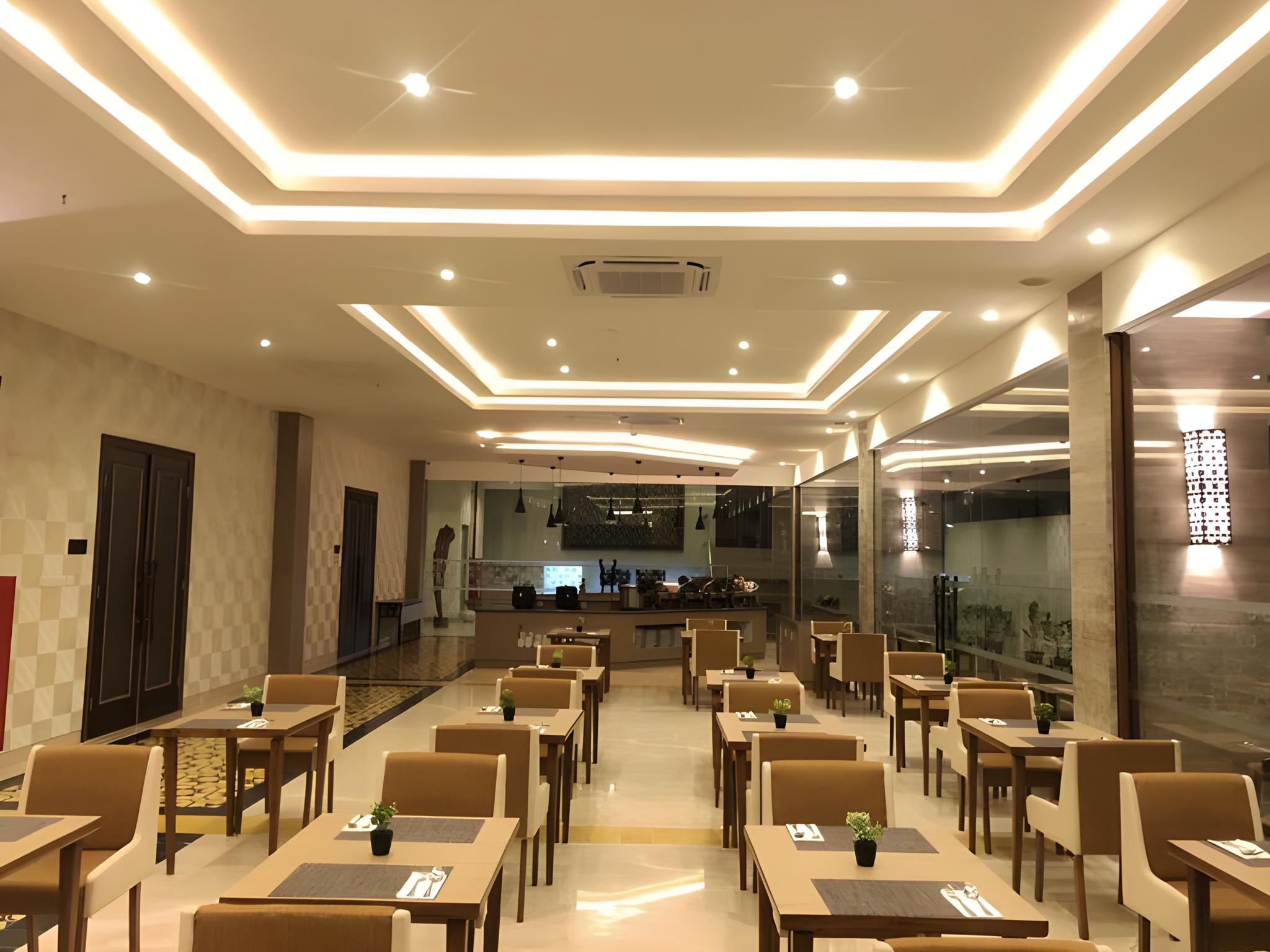 Lynn Hotel Mojokerto 21/28