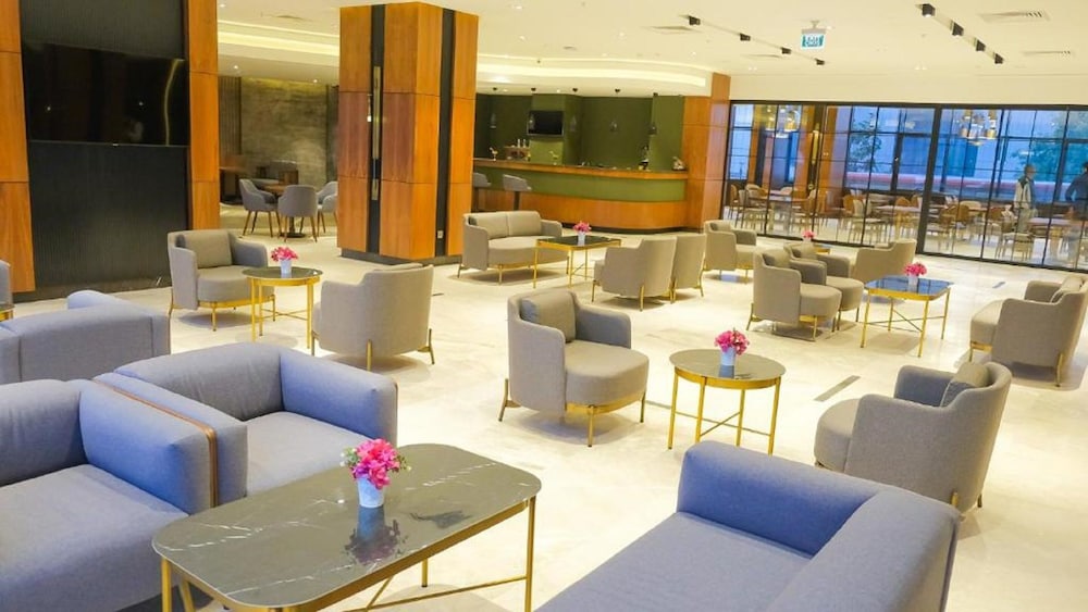 Serenity Comfort Hotel 38/41