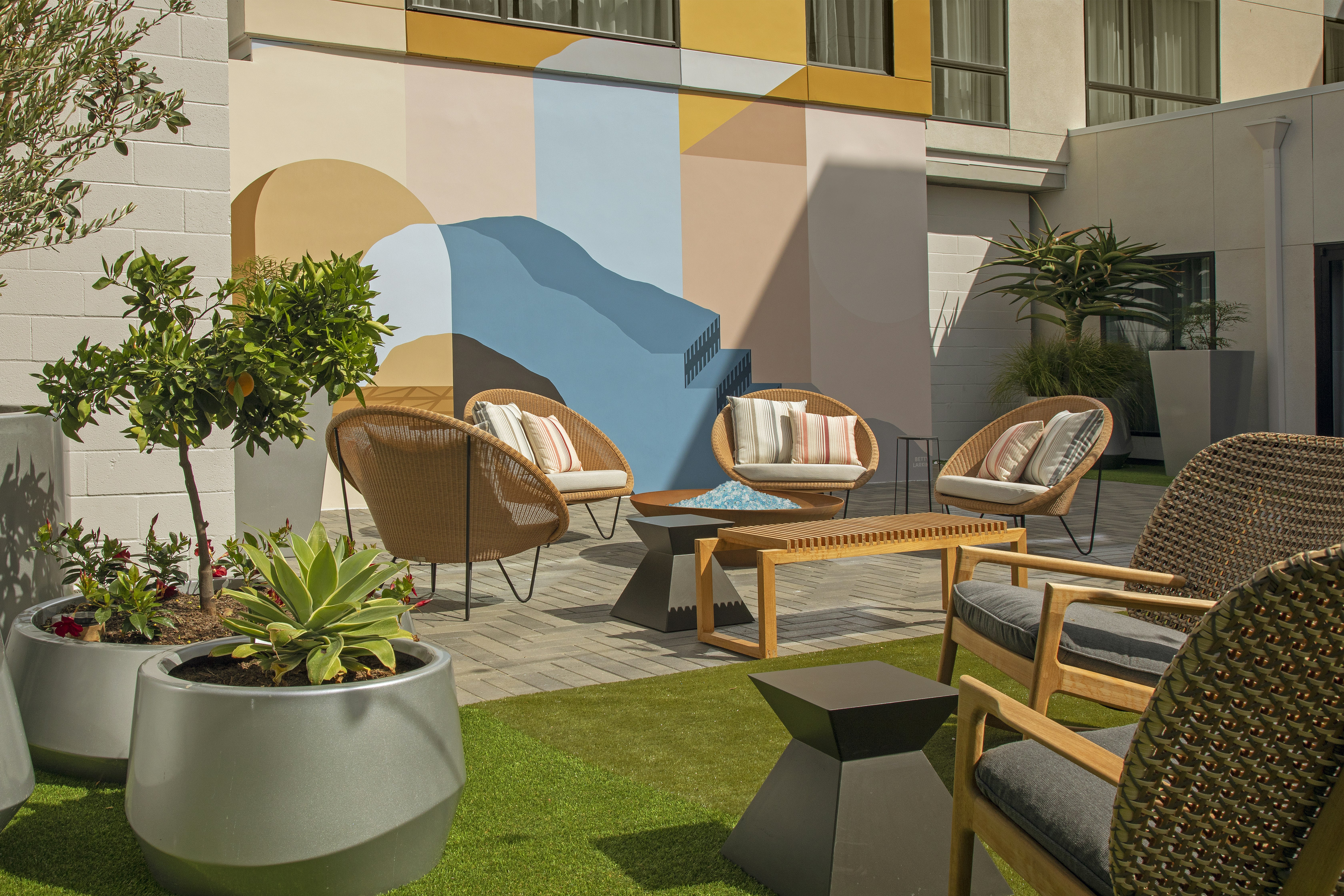 The Monsaraz San Diego, Tapestry Collection by Hilton 16/33