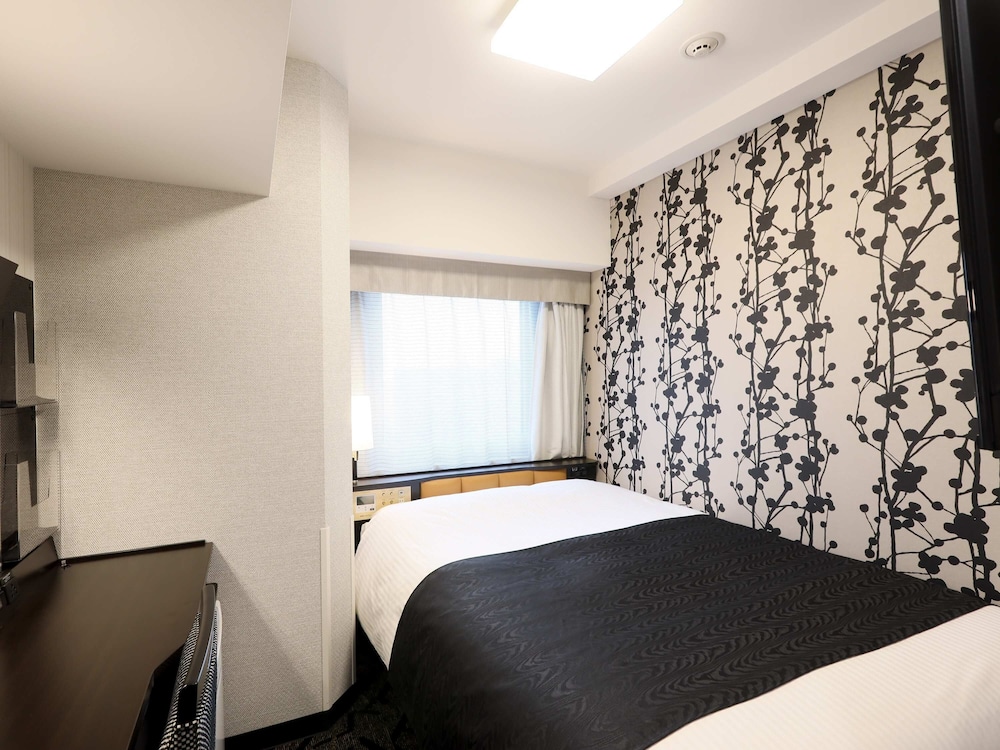 ROOM, DOUBLE BED, SMOKING