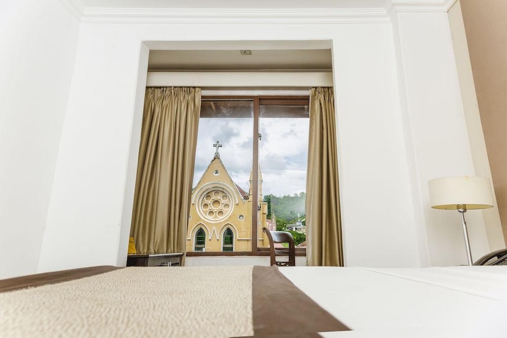 Kandy City Hotel 8/66