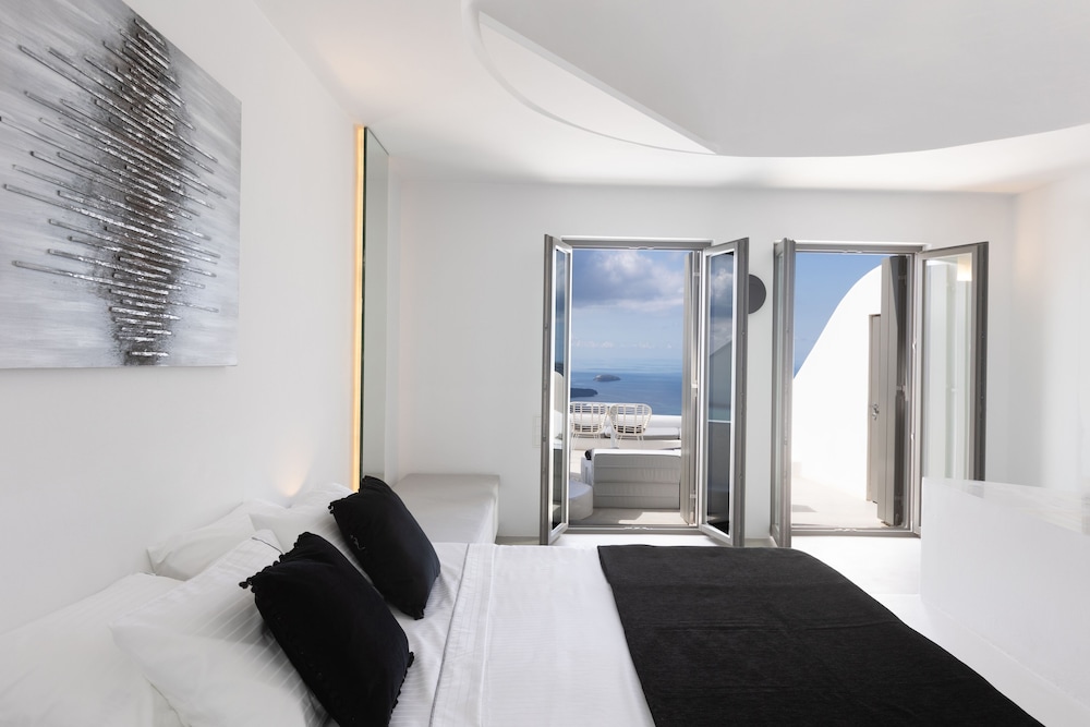 Heavens Edge Cliffside Villas & Suites 14/50