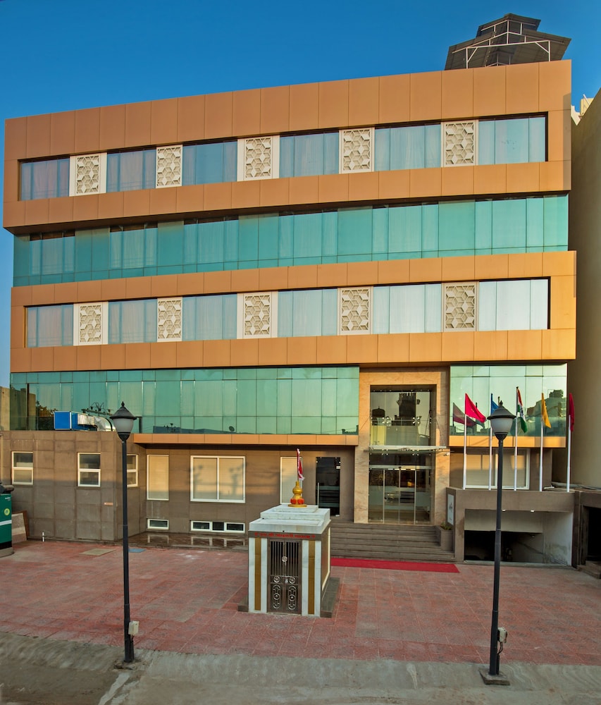 Manek Svasti Inn 47/50