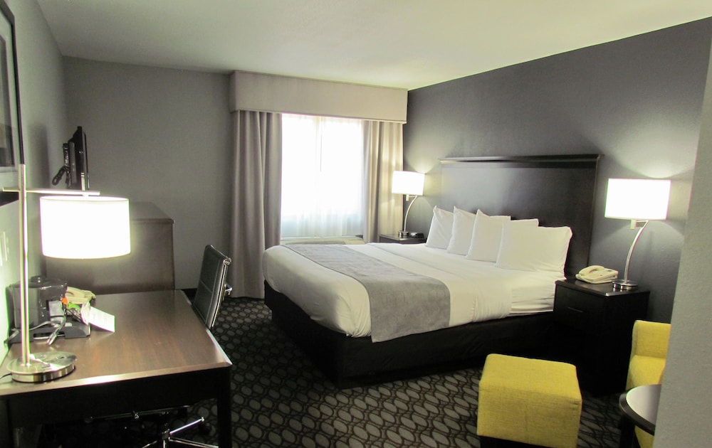 Oak Hill Inn and Suites 15/62