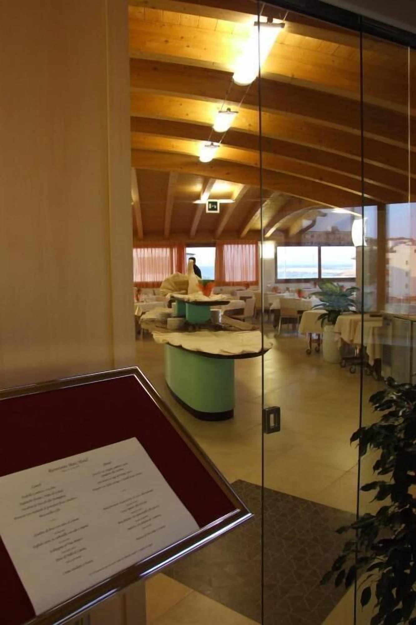 Marc Hotel 38/61