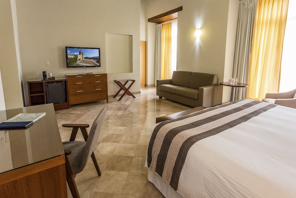Hotel Parador de Alcalá 43/75