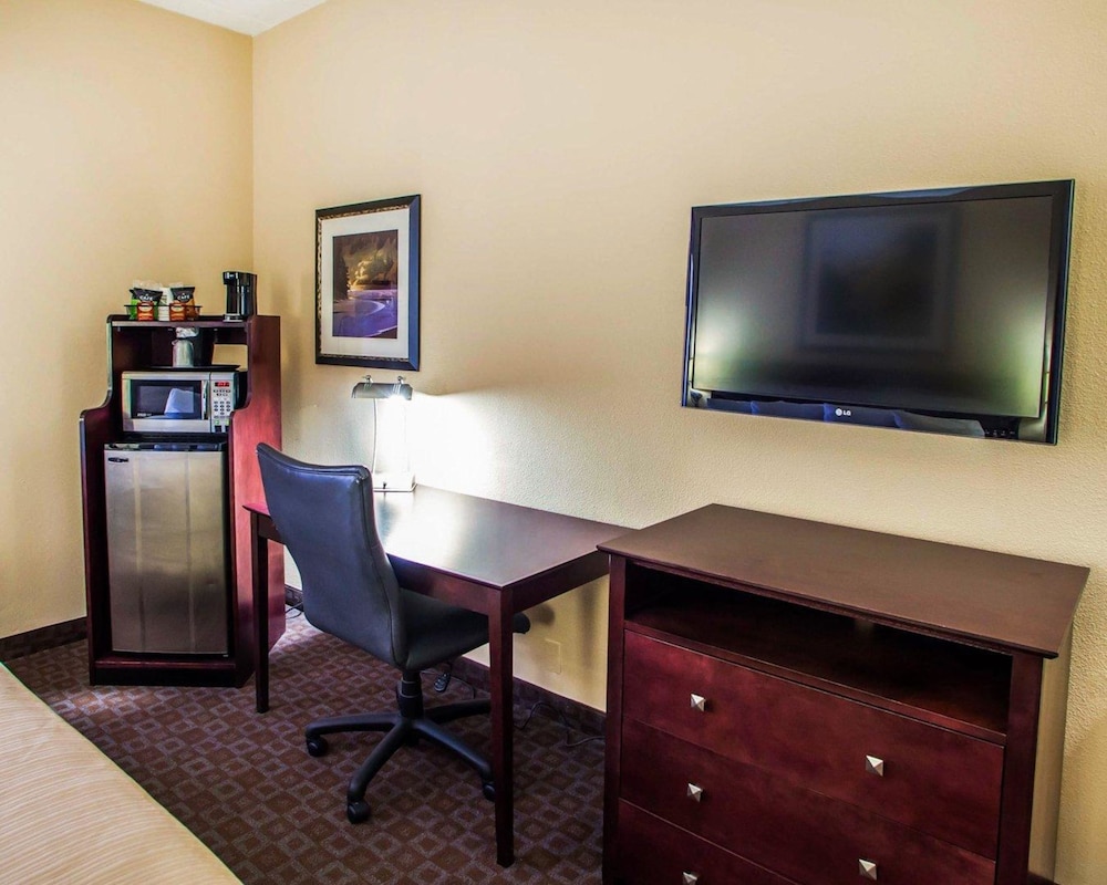Quality Inn & Suites Peoria 44/50