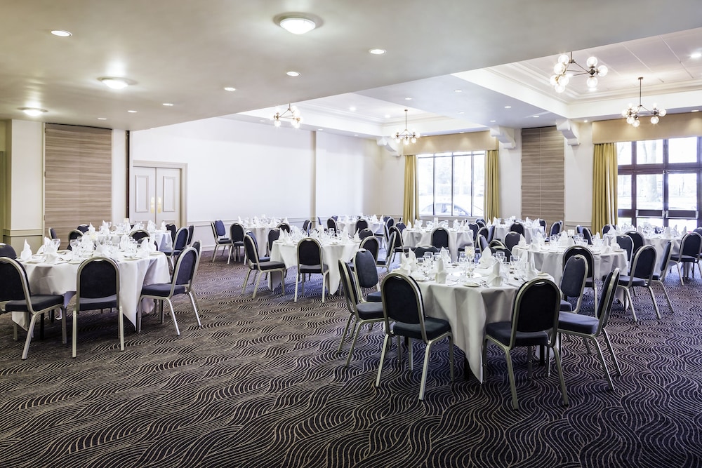 Mercure Dartford Brands Hatch Hotel & Spa 44/50