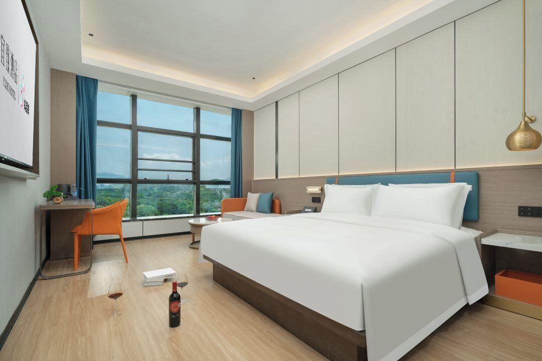 ECHIC HL (Shenzhen Luohu Port Railway Station Branch) 13/37
