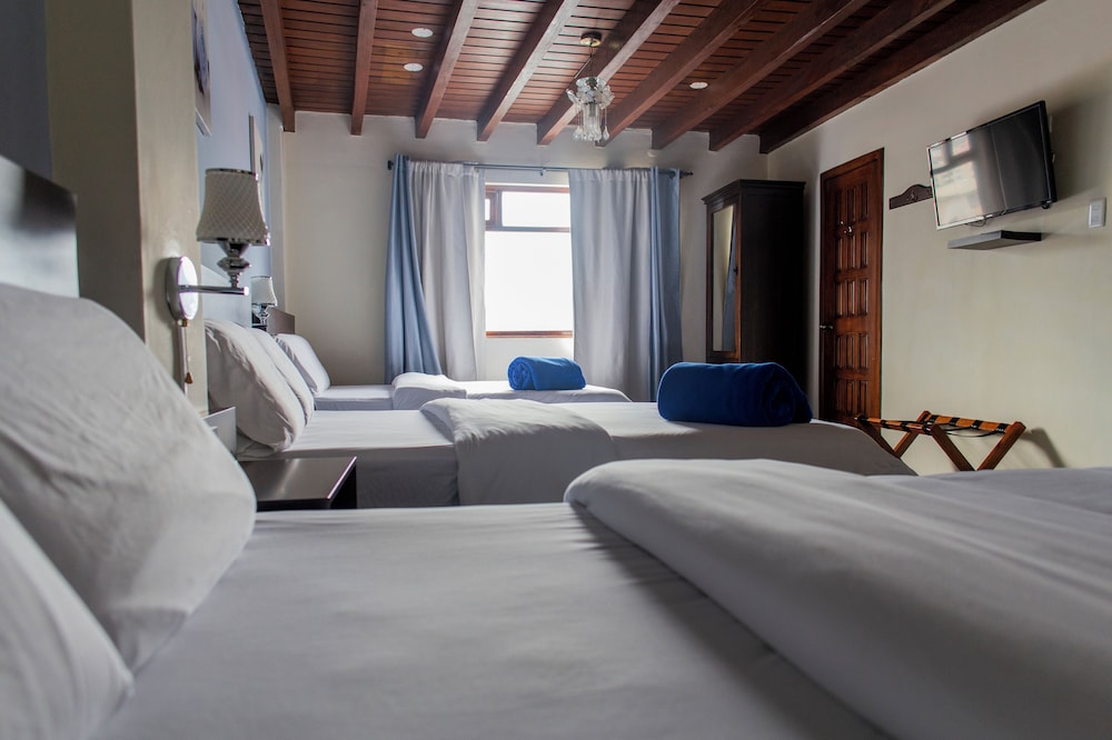 HOTEL COLONIAL SAN AGUSTIN 33/77