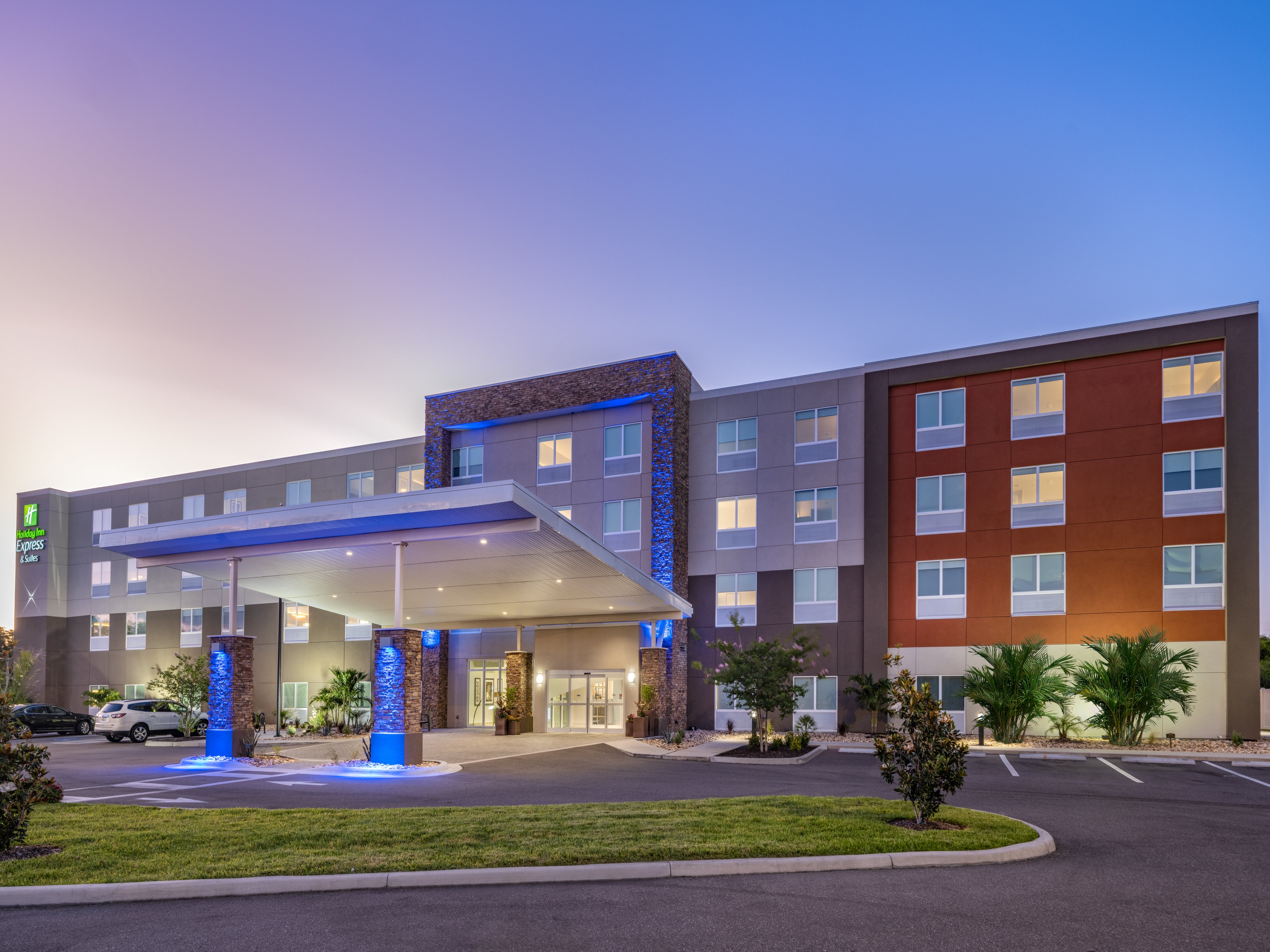 Holiday Inn Express & Suites Ruskin - Sun City 2/59