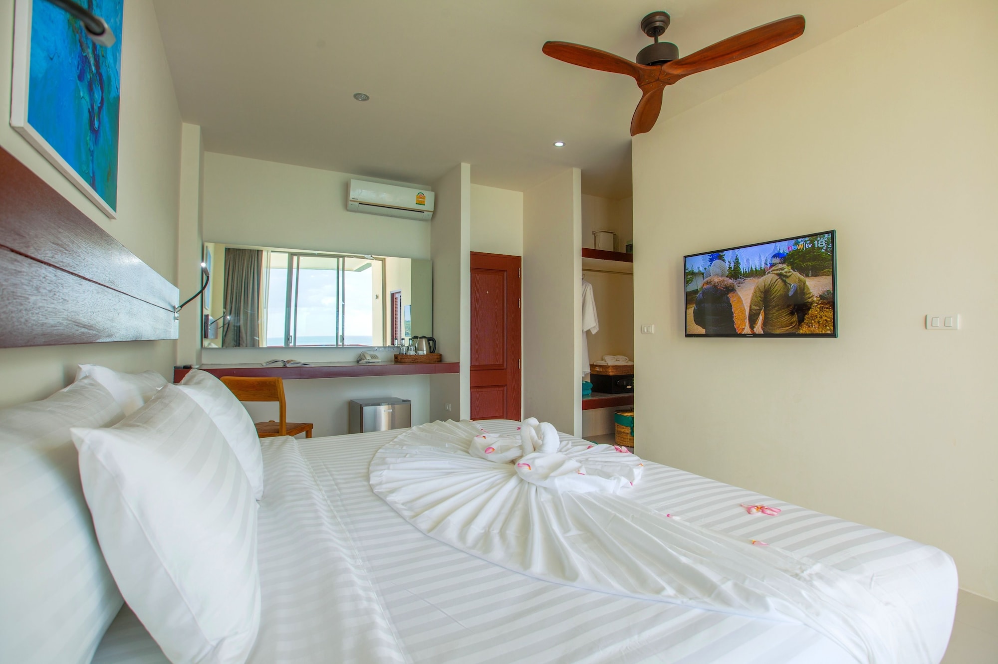 SUPERIOR, DOUBLE OR TWIN BED, SEA VIEW