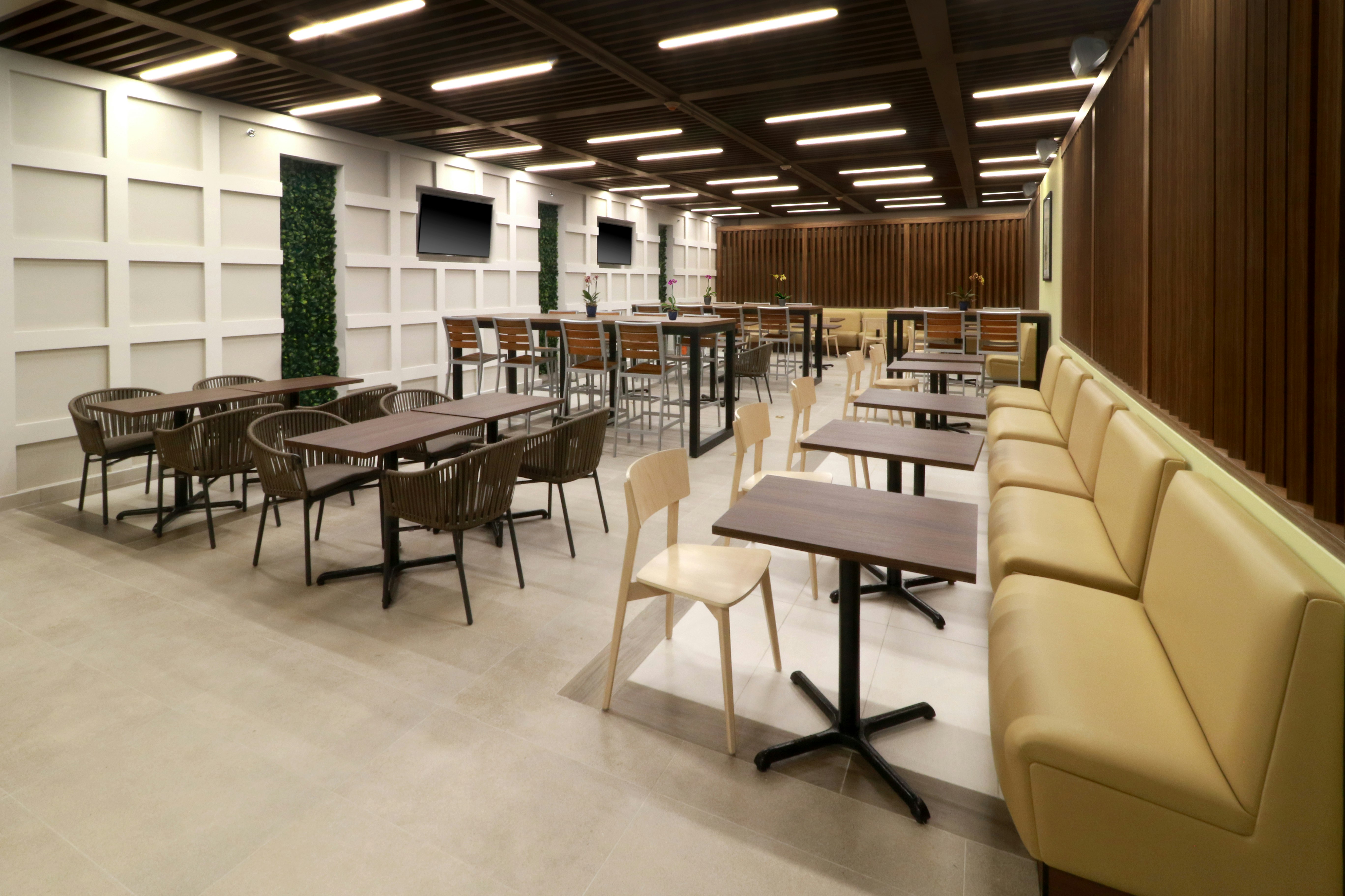 Holiday Inn Express And Suites Playa Del Carmen 47/74