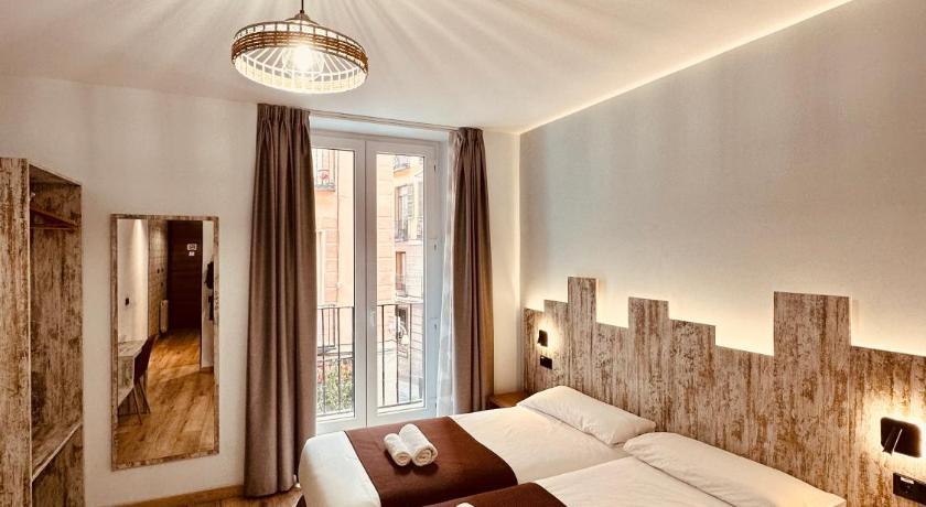 Room, Double Bed