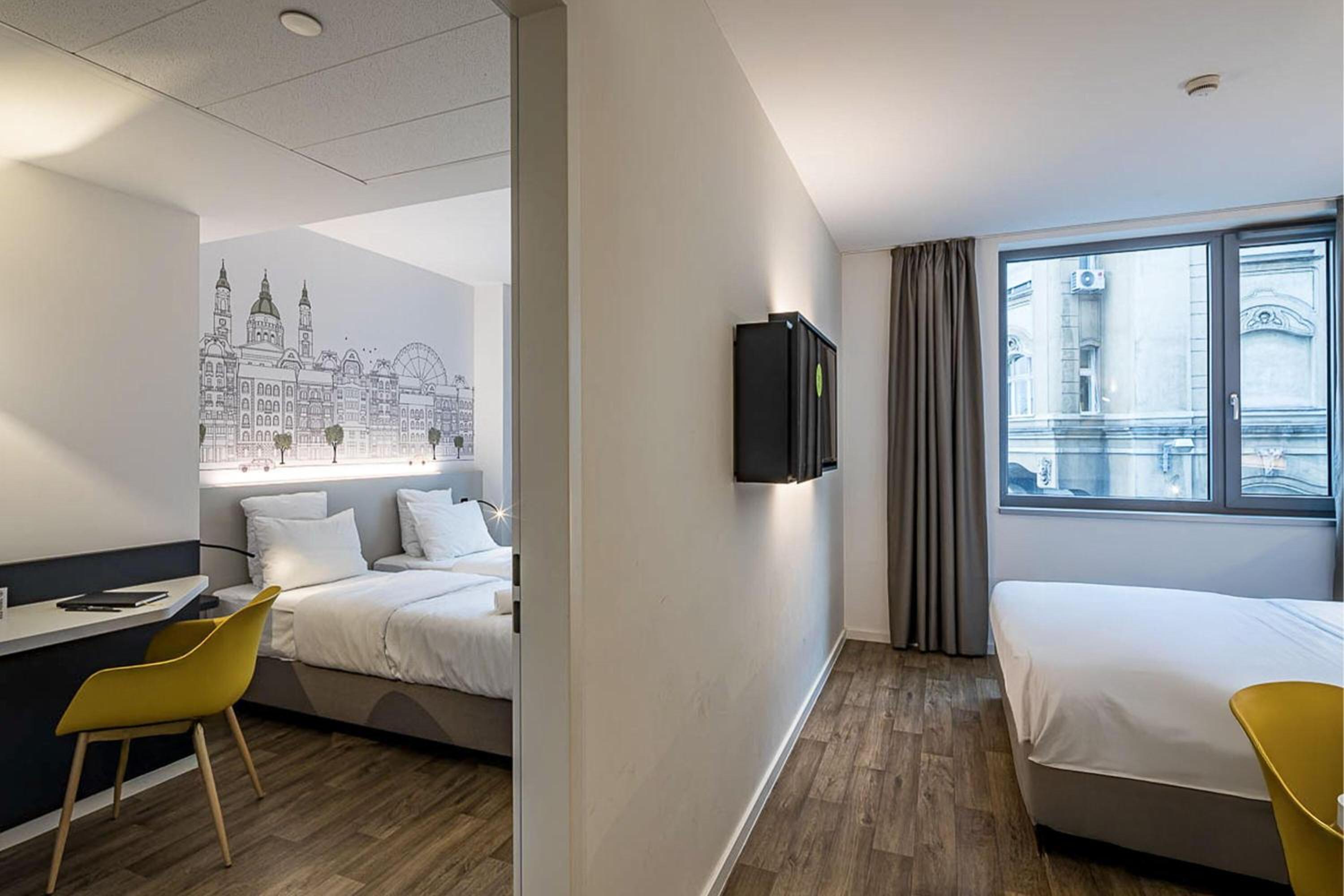 Superior, Quadruple, Twin Beds