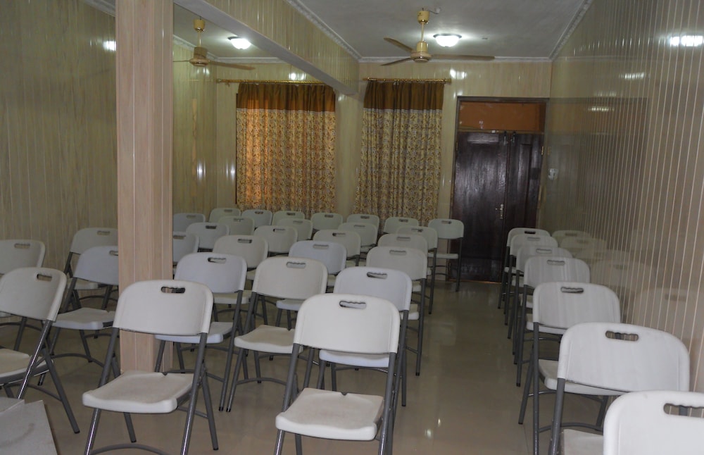 Sheridan Hotel 20/37