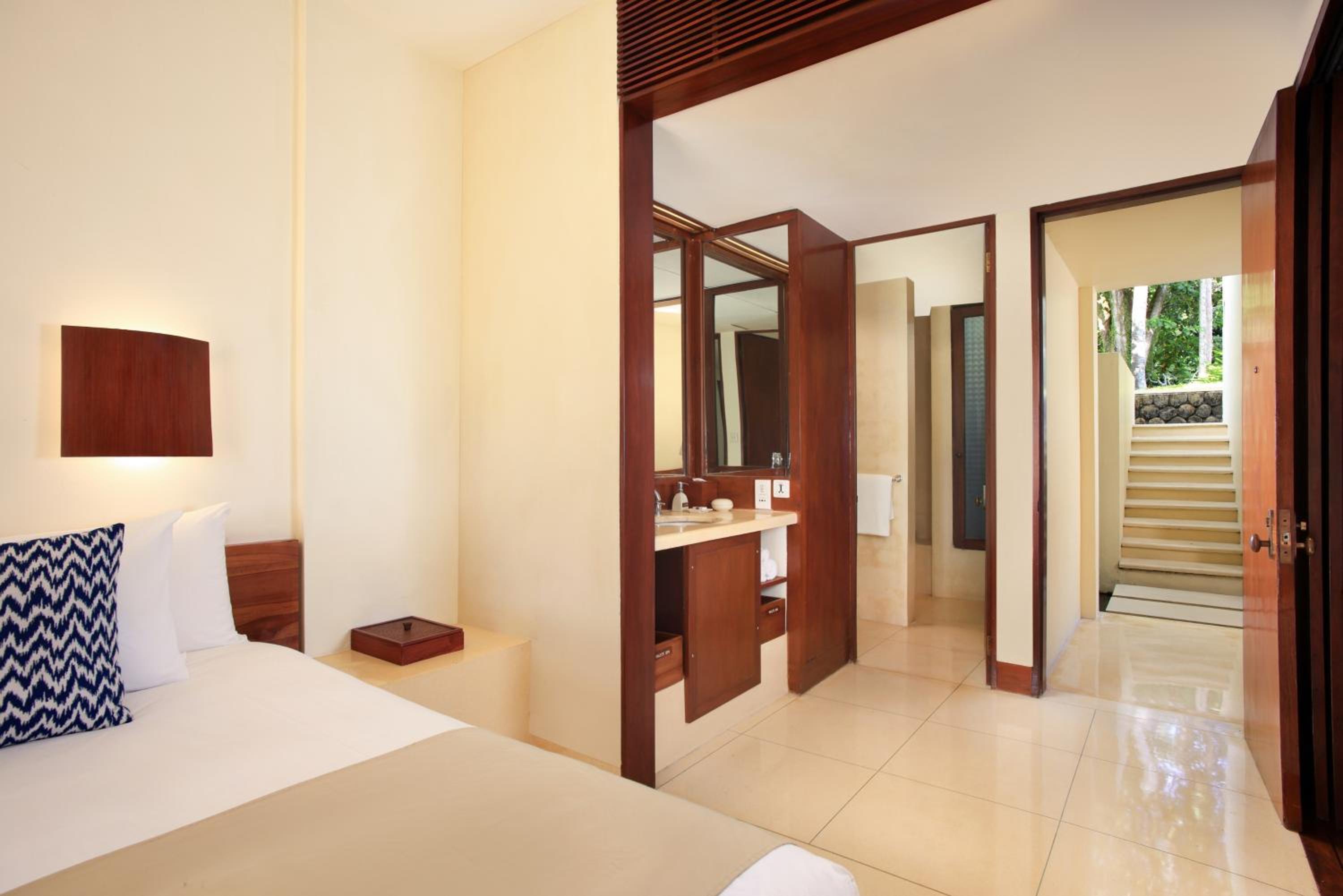 Village, Superior, Twin Beds
