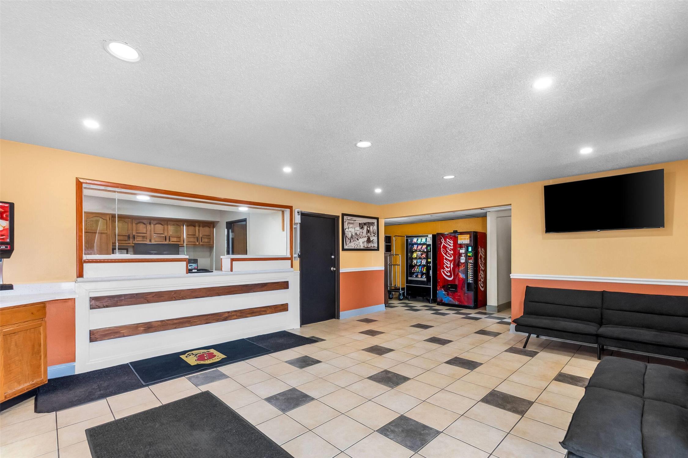 Super 8 by Wyndham Dumfries/Quantico 7/24