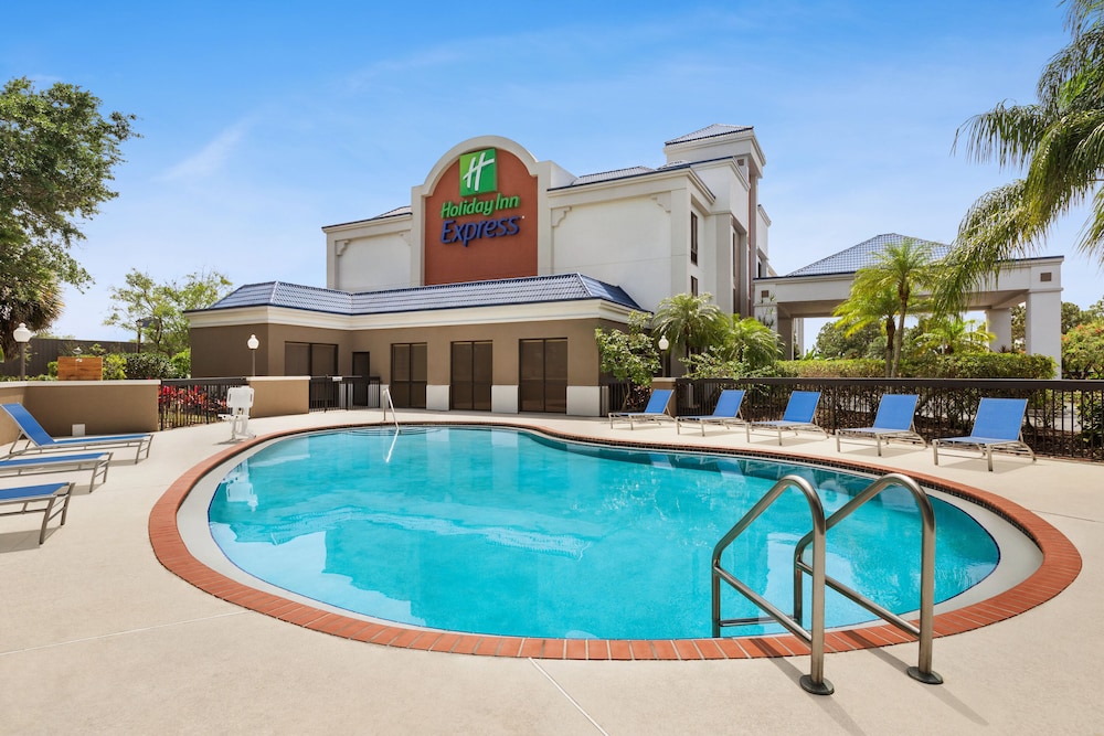 Holiday Inn Express Vero Beach West I 95 2/39