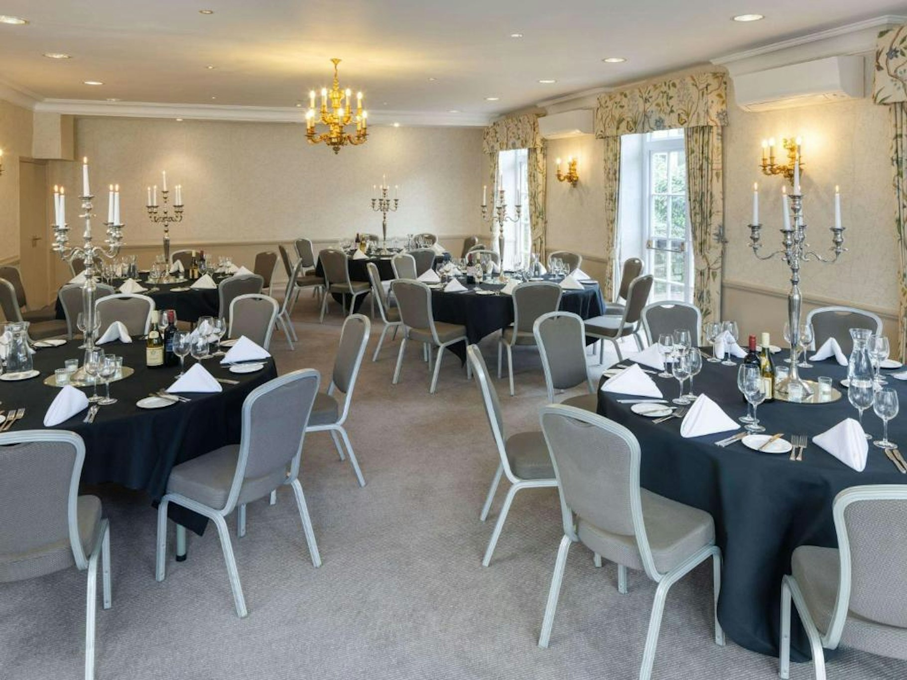 Sunday Box Hill Burford Bridge Hotel 50/57