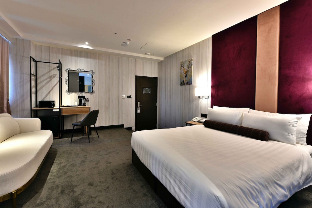 Mayer Inn 11/66