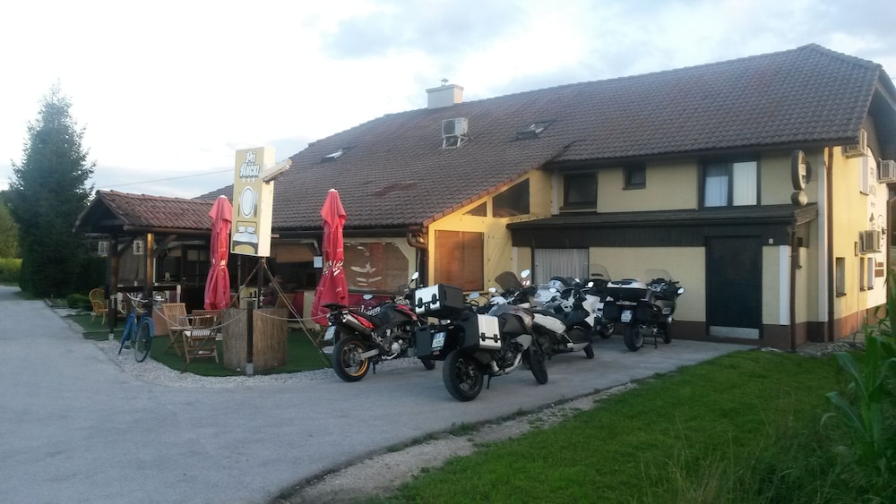 Pri Ancki 39/48