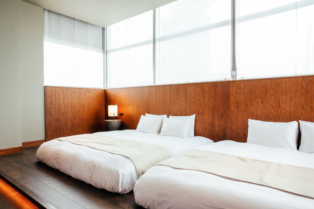 2 KING BEDS, 2 SOFA, PATIO