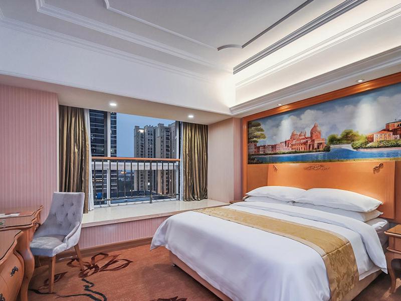 Vienna International Hotel (Wuxi Huishan Yanqiao Metro Station) 12/25
