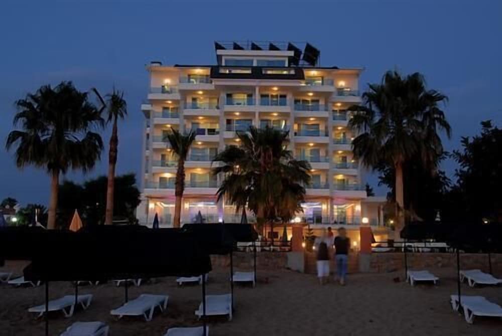 Venessa Beach 2/22