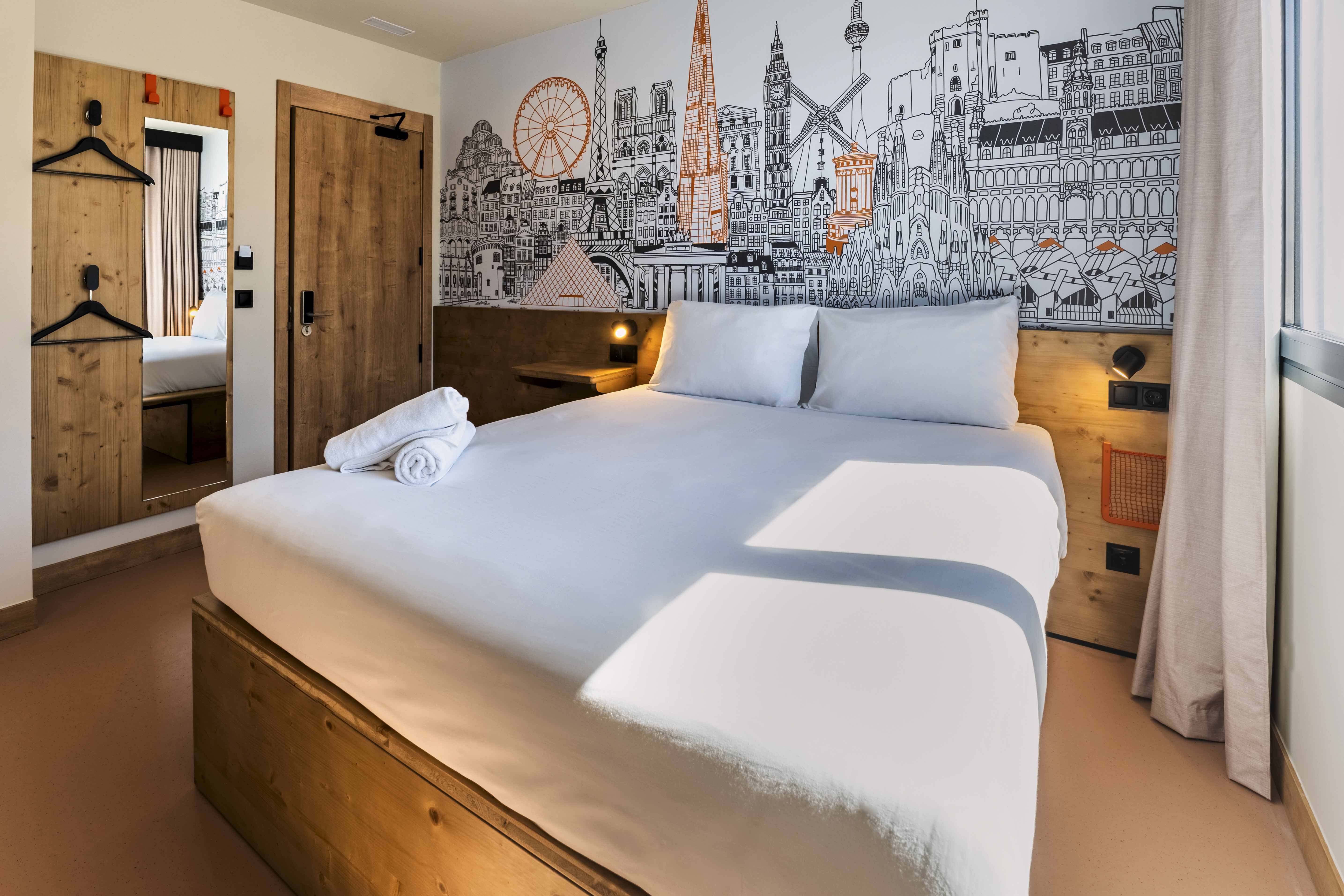 STANDARD, DOUBLE BED
