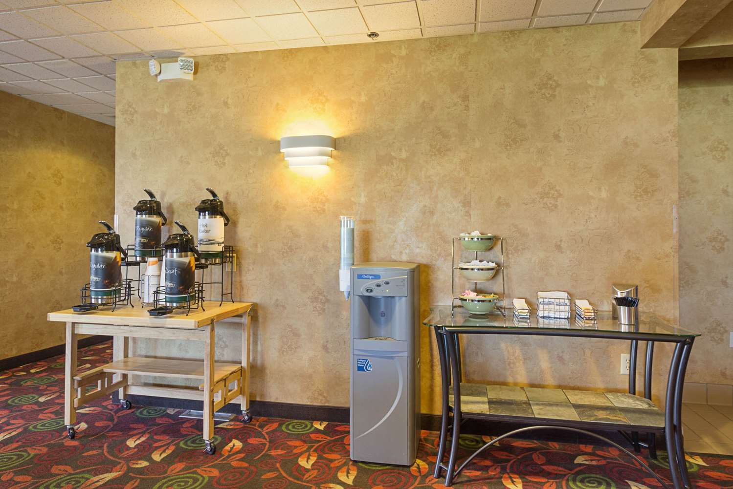 Quality Inn Fairmont 8/28